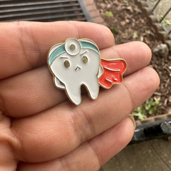 ⭐ Enamel Pin Superhero Dentist Tooth Badge Tooth Dental Health Dentist Broch Oz⭐ - Picture 2 of 6